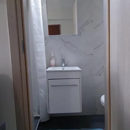 Little Beauty - Happyhostgr - In 플라타모나스