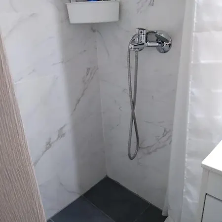 Little Beauty - Happyhostgr - In Apartman Platamónasz