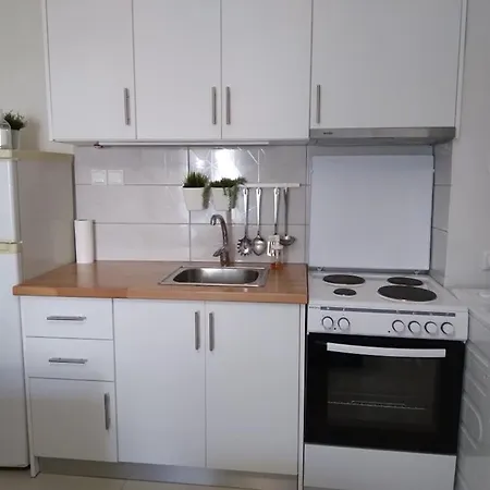 Little Beauty - Happyhostgr - In Apartman *