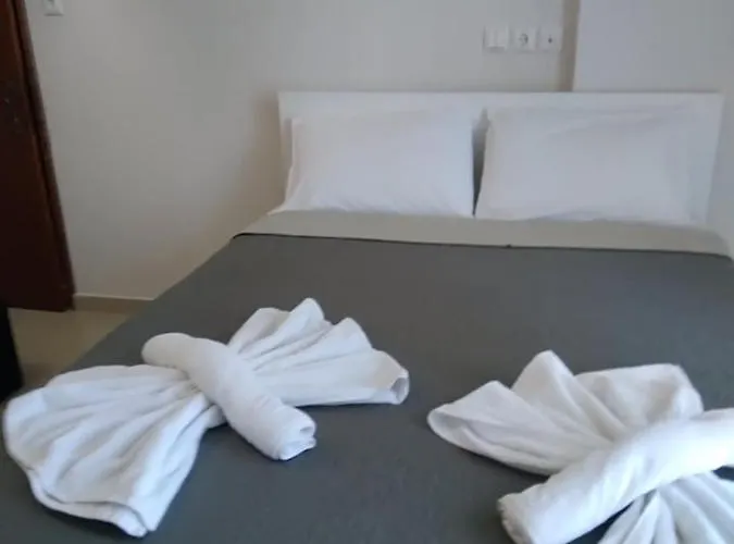 Little Beauty - Happyhostgr - In Platamonas