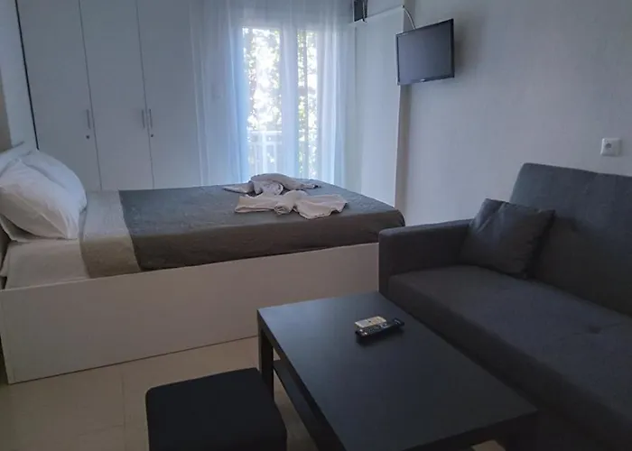 Little Beauty - Happyhostgr - In *