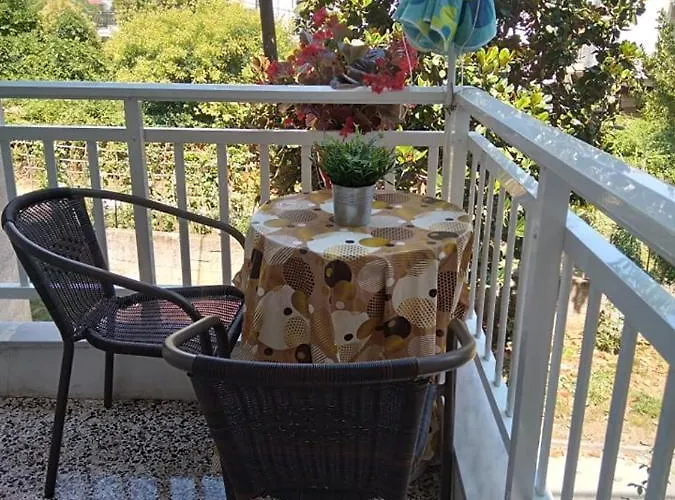 Little Beauty - Happyhostgr - In Platamonas